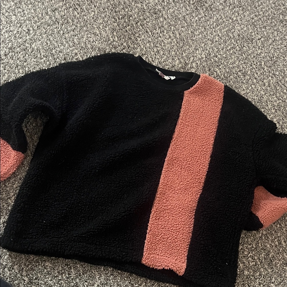 Black and Pink Women's Crew Neck Sweater